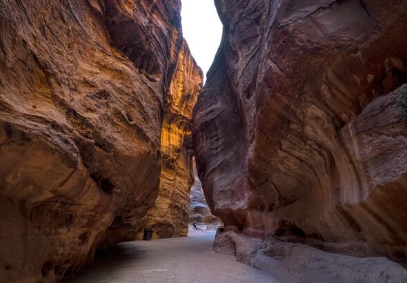 Jordan-Petra-Archaeological-Park-The-Siq